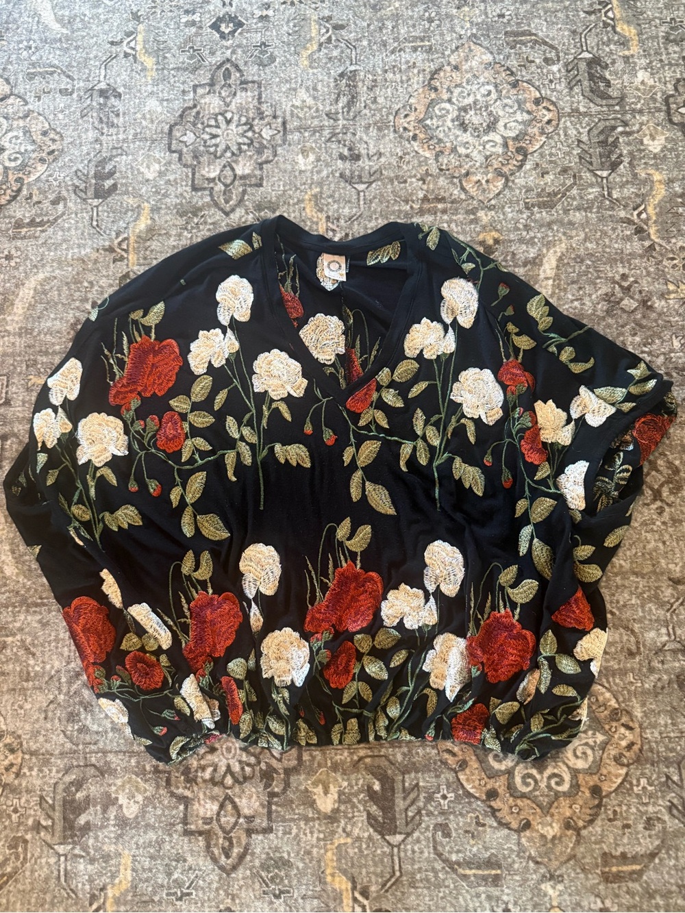 🌹 Anthropologie Akemi & Kin Allies Black Floral V-Neck Embroidered Blouse - Picture 13 of 14
